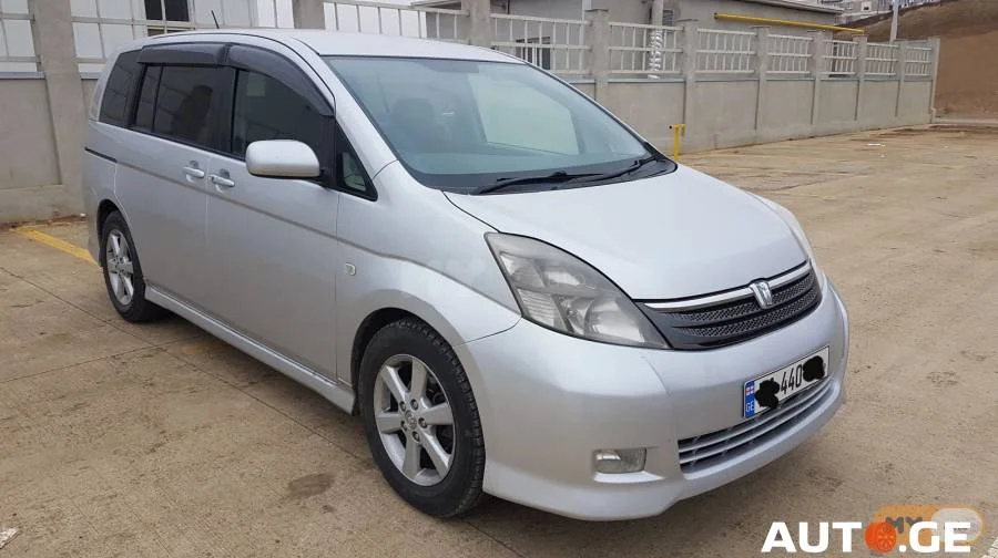 Toyota ISIS