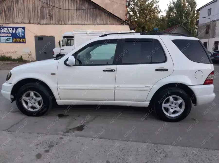 Mercedes-Benz ML-Class ML 320