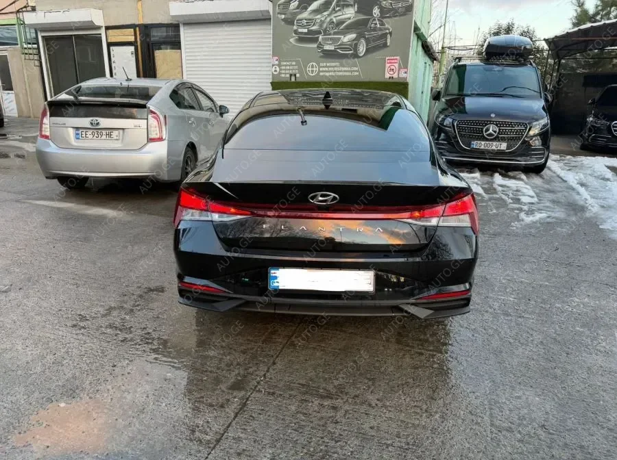 Hyundai Elantra