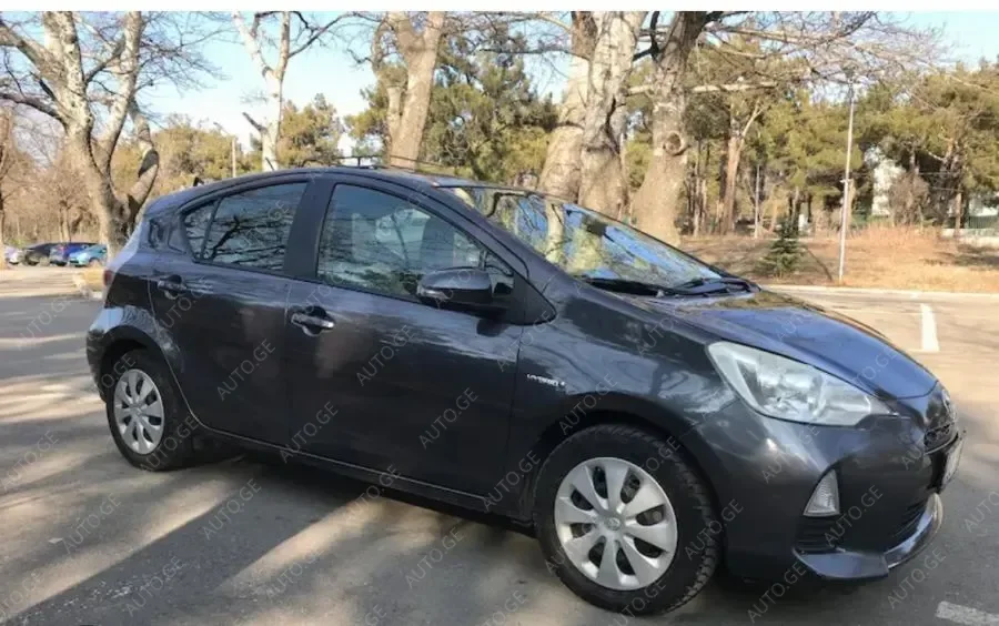 Toyota Prius C