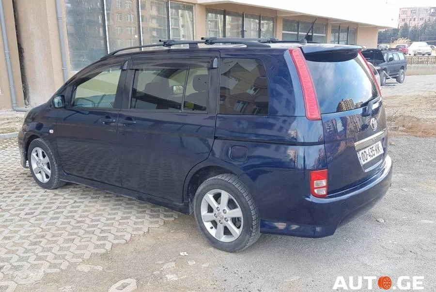 Toyota ISIS
