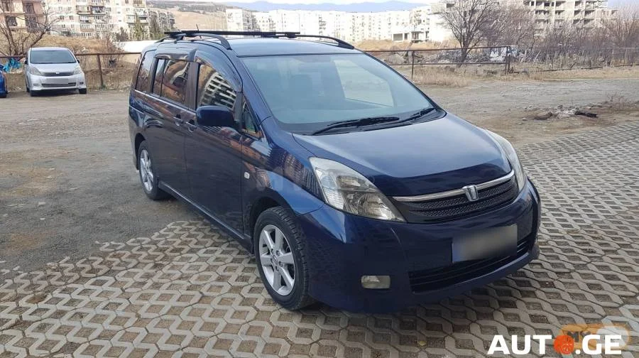 Toyota ISIS