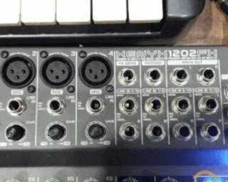 მიკროფონი Shure ასევე მიქშერი Behringer