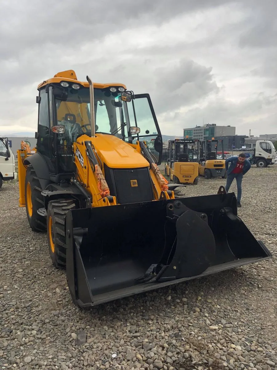 ქირავდება JCB 3 CXECO