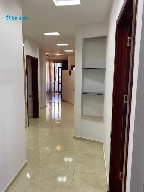 ქირავდება დღიურად 3 ოთახიანი ბინა