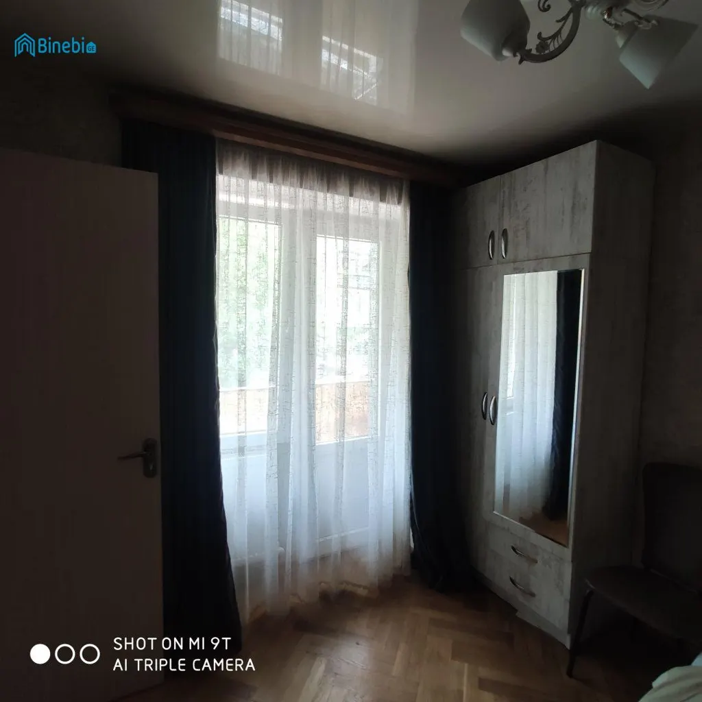 ქირავდება დღიურად 2 ოთახიანი ბინა