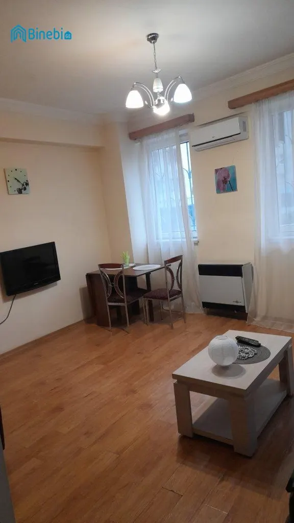 ქირავდება 2 ოთახიანი ბინა