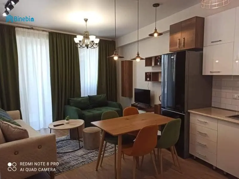 ქირავდება დღიურად 2 ოთახიანი ბინა