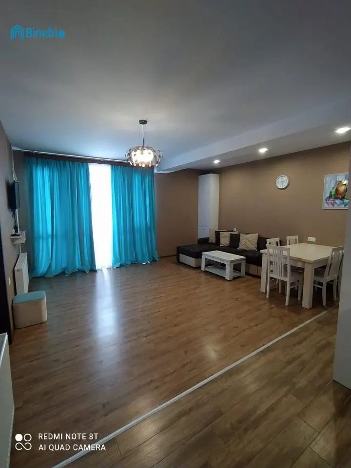 ქირავდება დღიურად 3 ოთახიანი ბინა