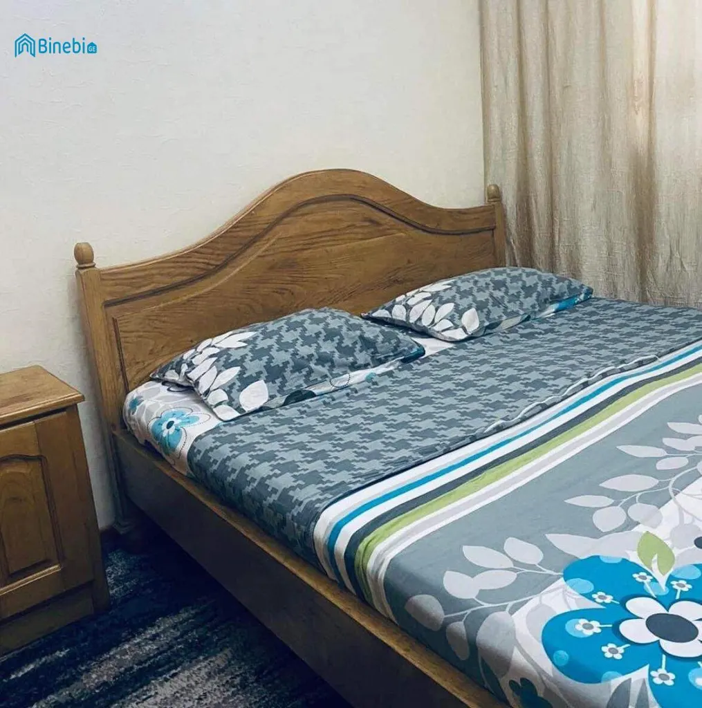 ქირავდება დღიურად 2 ოთახიანი ბინა