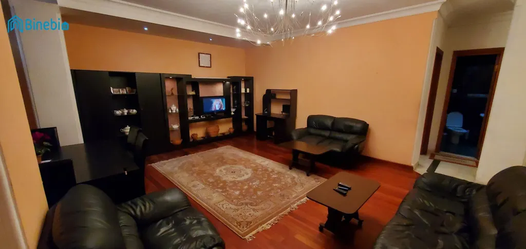 ქირავდება დღიურად 3 ოთახიანი ბინა
