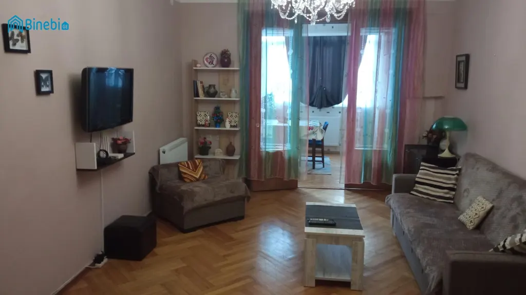 ქირავდება დღიურად 2 ოთახიანი ბინა