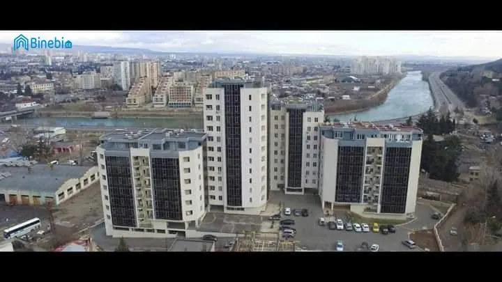 ქირავდება დღიურად 2 ოთახიანი ბინა