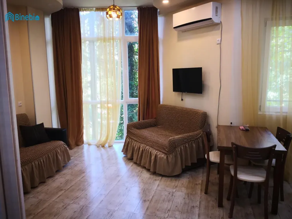 ქირავდება დღიურად 2 ოთახიანი ბინა