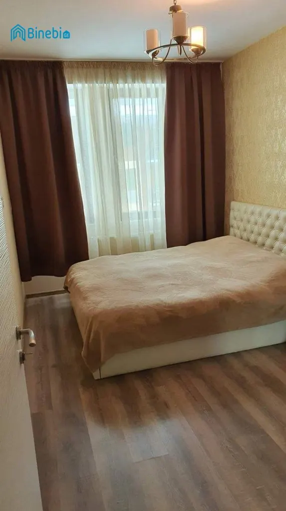 ქირავდება დღიურად 2 ოთახიანი ბინა