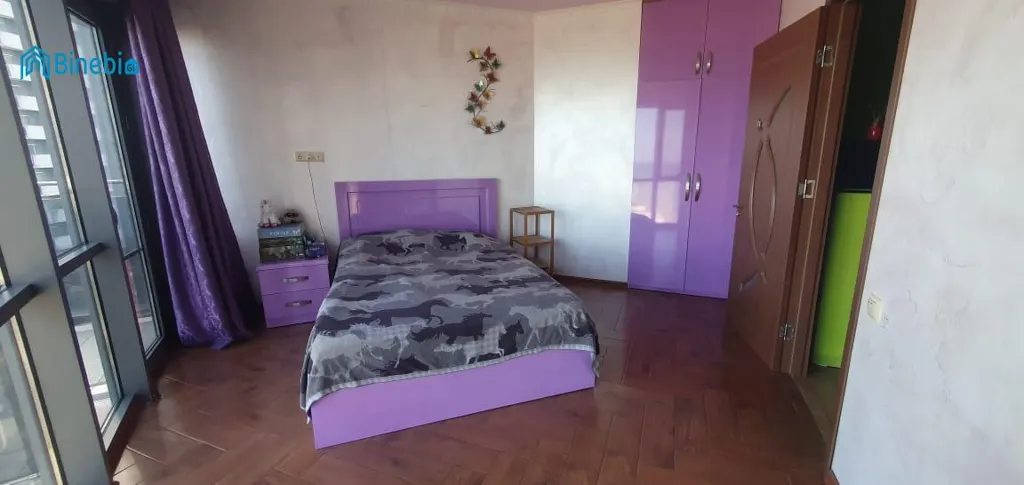 ქირავდება დღიურად 2 ოთახიანი ბინა