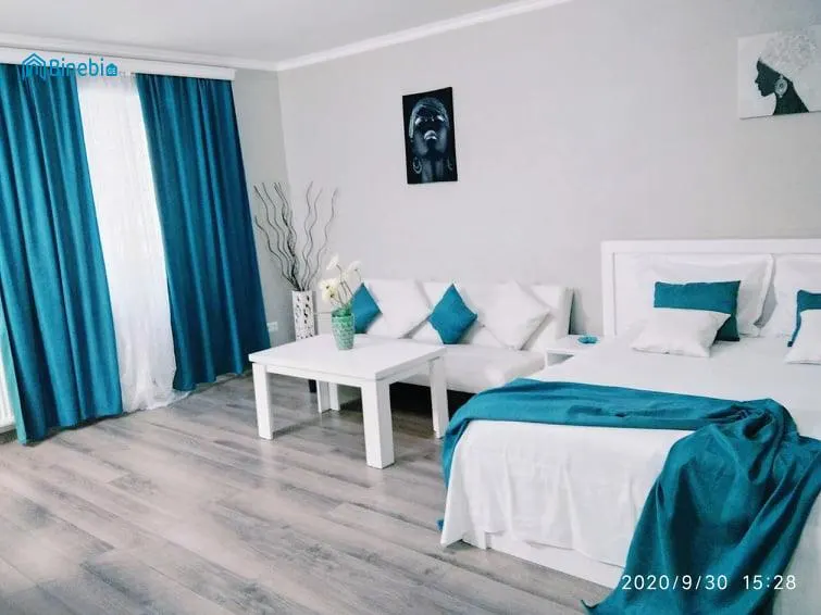 ქირავდება დღიურად 1 ოთახიანი ბინა