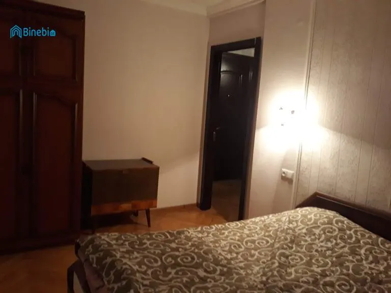 ქირავდება დღიურად 2 ოთახიანი ბინა