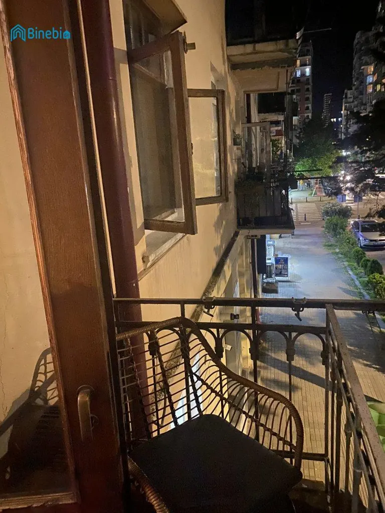 ქირავდება დღიურად 1 ოთახიანი ბინა