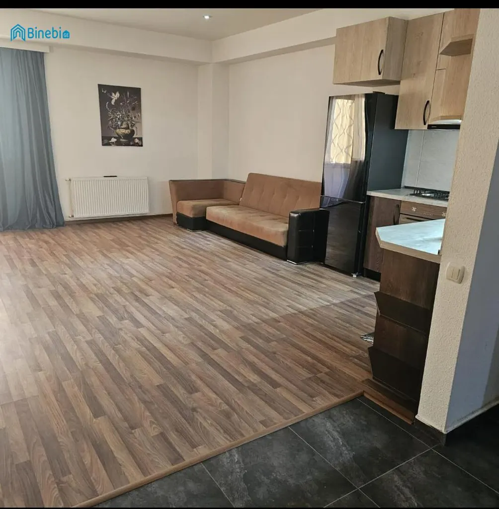 ქირავდება დღიურად 4 ოთახიანი ბინა