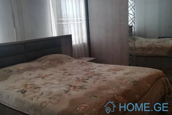 ქირავდება ბინა დღიურად, 5 ოთახიანი, ძველი აშენებული, ზუგდიდი, ზუგდიდი