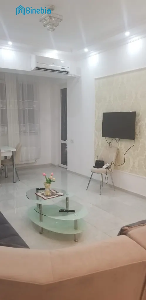 ქირავდება დღიურად 3 ოთახიანი ბინა