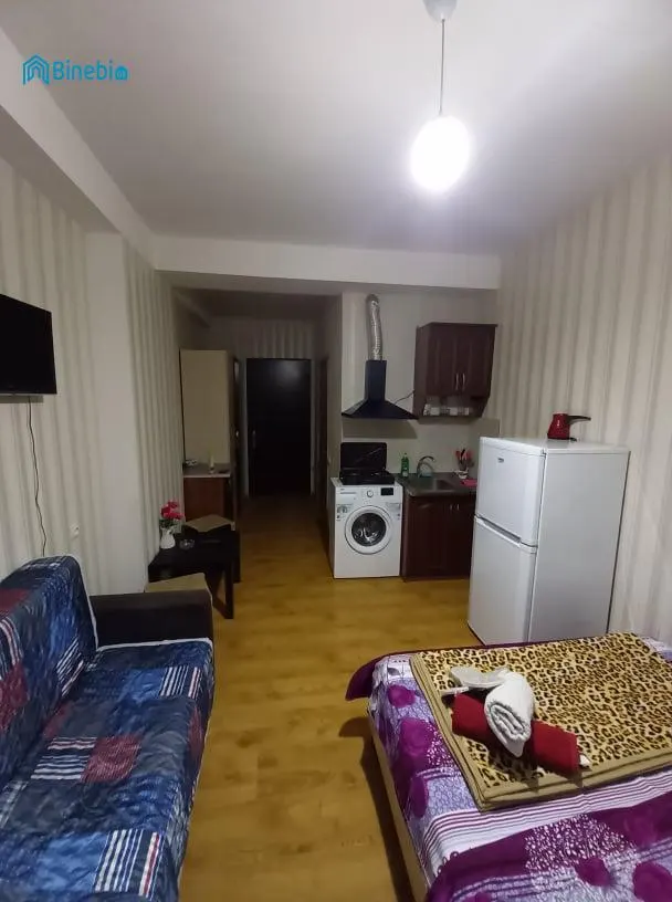 ქირავდება დღიურად 2 ოთახიანი ბინა