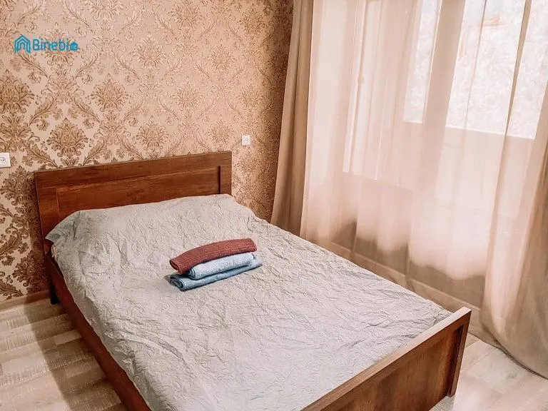 ქირავდება დღიურად 2 ოთახიანი ბინა