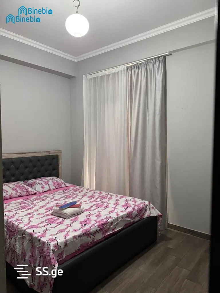 ქირავდება დღიურად 2 ოთახიანი ბინა