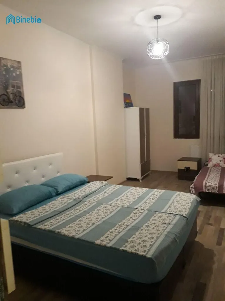 ქირავდება დღიურად 2 ოთახიანი ბინა