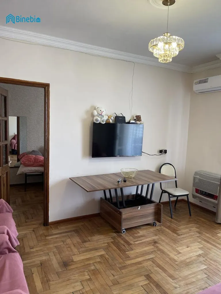 ქირავდება დღიურად 2 ოთახიანი ბინა