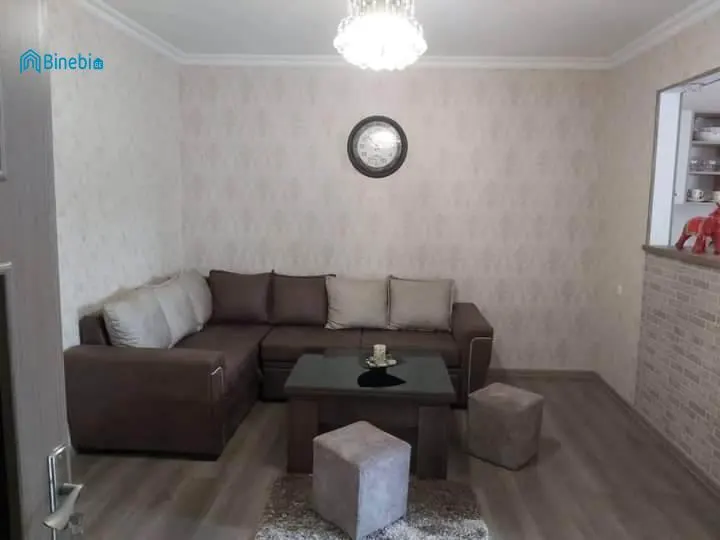 ქირავდება დღიურად 2 ოთახიანი ბინა
