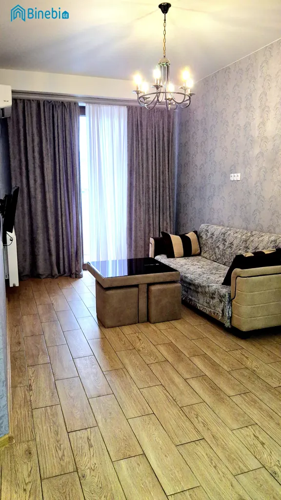 ქირავდება დღიურად 2 ოთახიანი ბინა