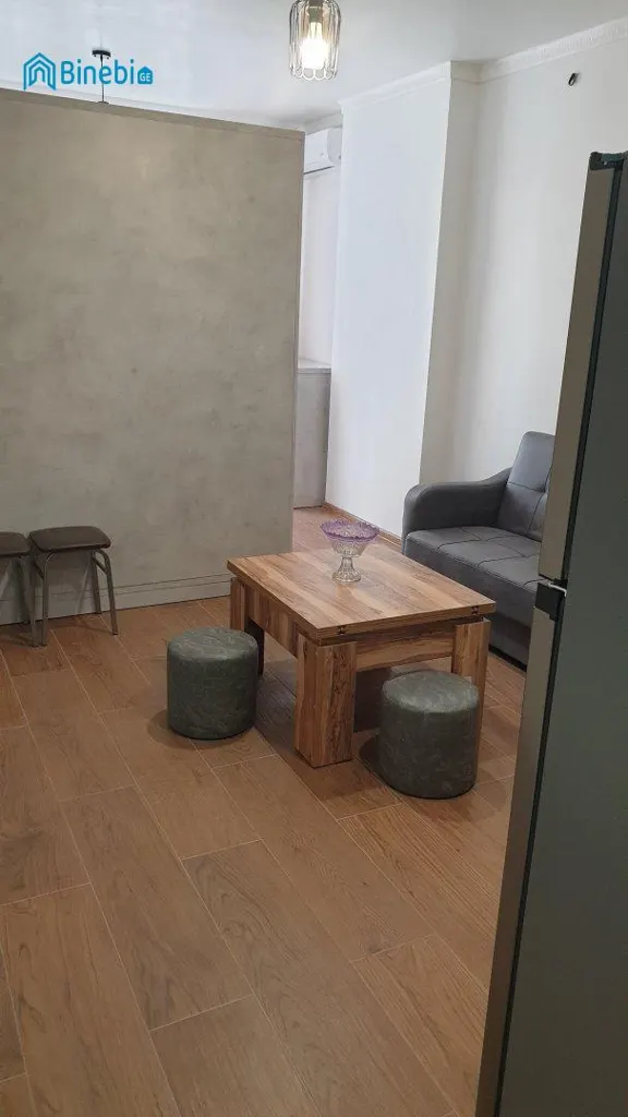 ქირავდება დღიურად 1 ოთახიანი ბინა