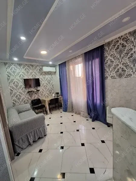ქირავდება ბინა დღიურად, 2 ოთახიანი, ძველი აშენებული, ფოთი