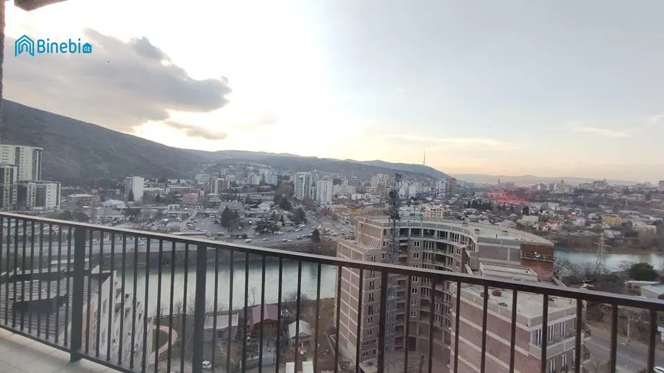 ქირავდება დღიურად 3 ოთახიანი ბინა