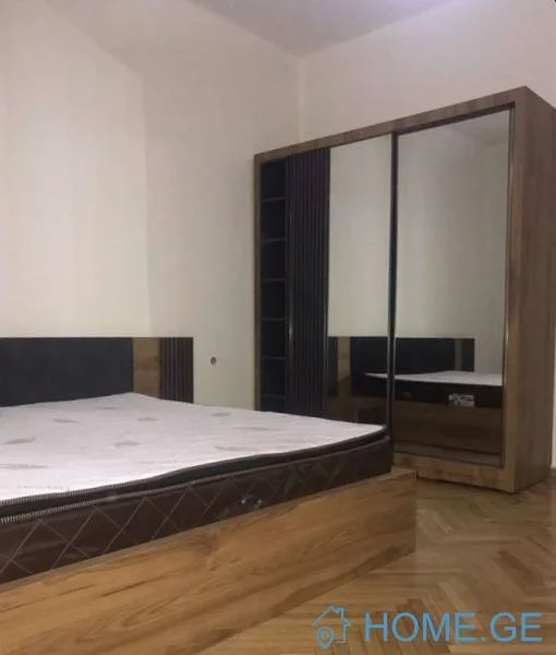 ქირავდება ბინა, 3 ოთახიანი, ძველი აშენებული, თბილისი, ვაკე