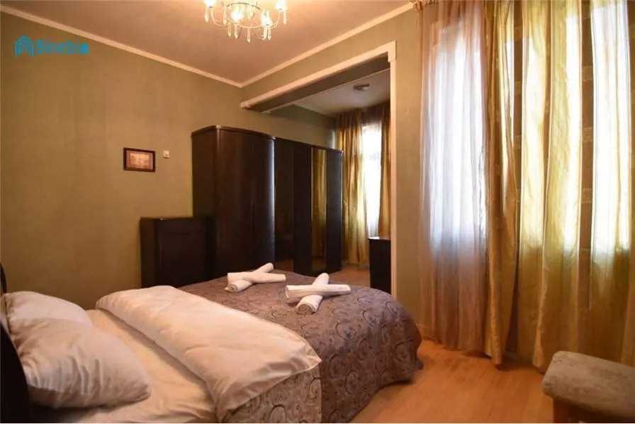 ქირავდება დღიურად 4 ოთახიანი ბინა