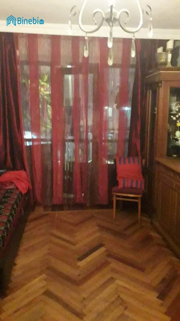 ქირავდება დღიურად 1 ოთახიანი ბინა