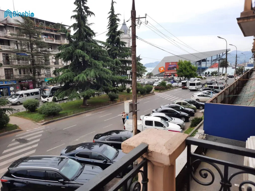 ქირავდება დღიურად 3 ოთახიანი ბინა