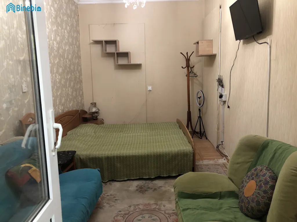 ქირავდება დღიურად 1 ოთახიანი ბინა