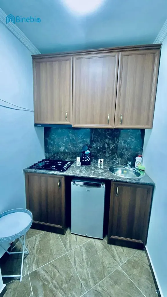 ქირავდება დღიურად 1 ოთახიანი ბინა