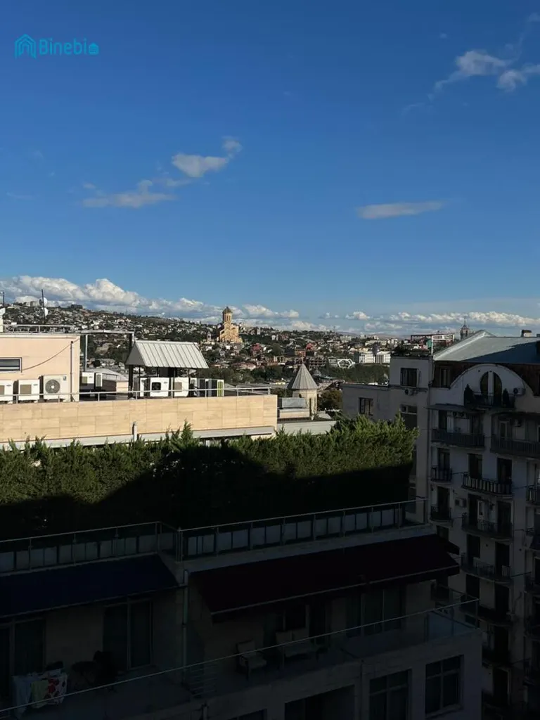 ქირავდება დღიურად 3 ოთახიანი ბინა