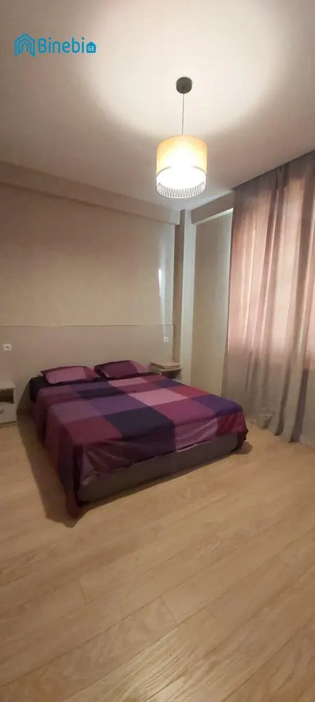 ქირავდება დღიურად 2 ოთახიანი ბინა