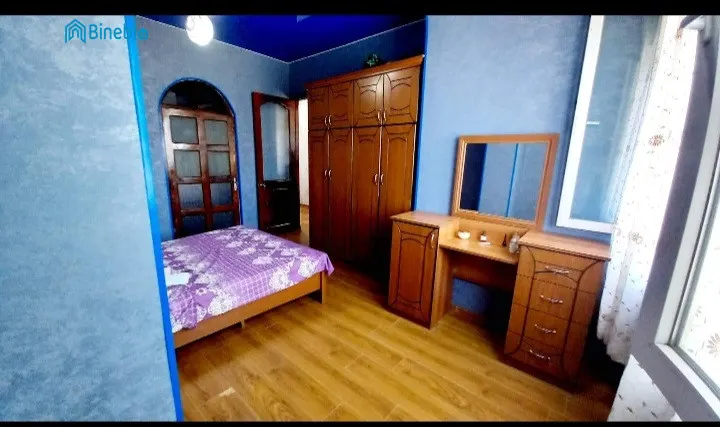 ქირავდება დღიურად 2 ოთახიანი ბინა
