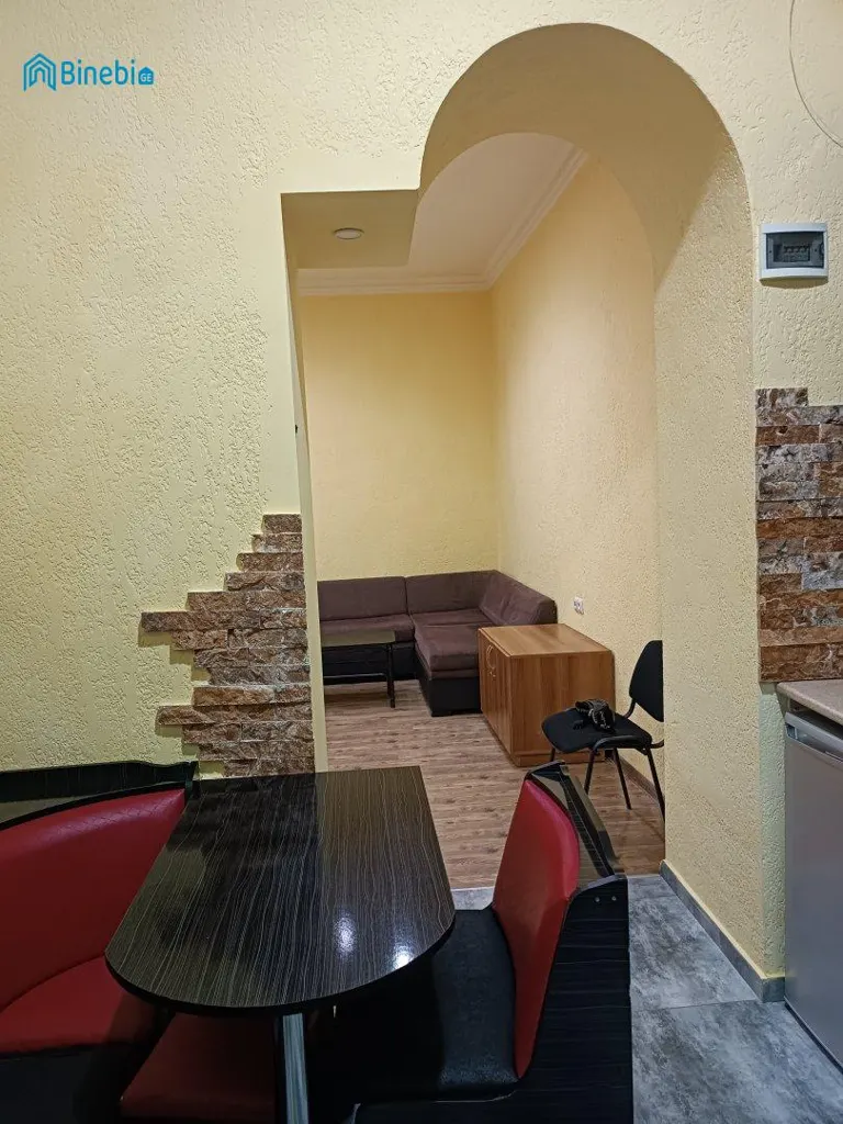 ქირავდება დღიურად 1 ოთახიანი ბინა