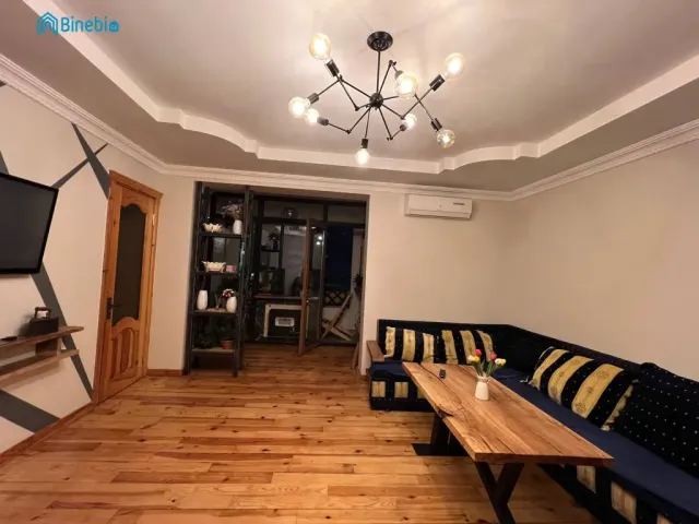 ქირავდება დღიურად 4 ოთახიანი ბინა
