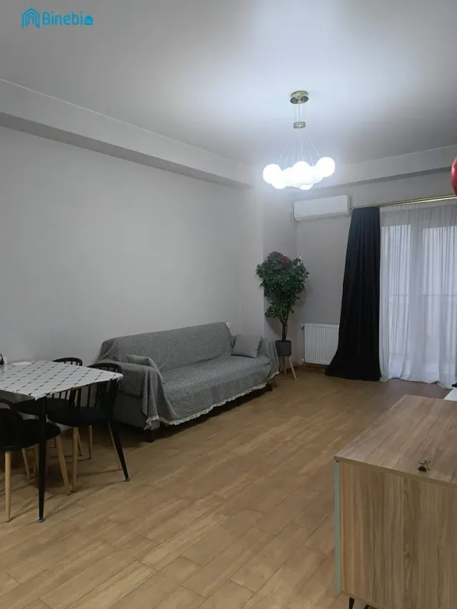 ქირავდება დღიურად 2 ოთახიანი ბინა