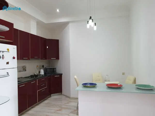 ქირავდება 2 ოთახიანი ბინა