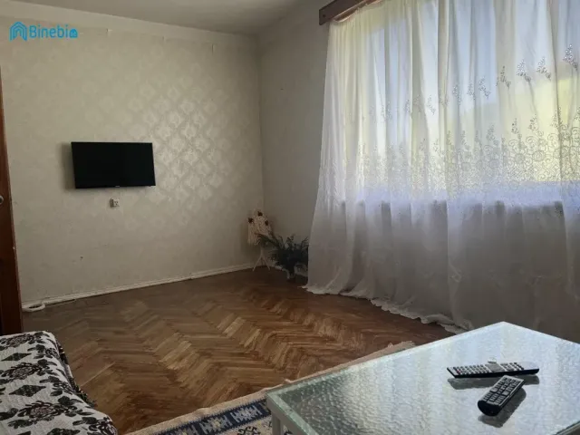 ქირავდება დღიურად 3 ოთახიანი ბინა